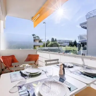 Résidence 2p De Style Avec Terrasse