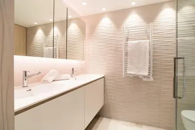 a bathroom with a sink and a mirror at Résidence 2p Avec Terrasse Vue Mer & Parking, 2min Des Plages - 2P avec terrasse vue mer & parking, 2min des plages MAE-2063 in Cannes