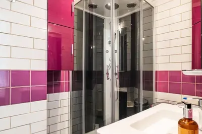 a bathroom with a sink and a mirror at Résidence 2p Avec Terrasse, Vue Mer Et Parking - 2P avec terrasse, vue mer et parking MAE-2483 in Cannes