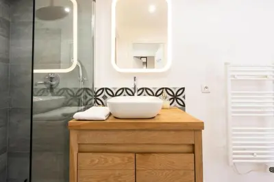 a bathroom with a sink and a shower at Résidence 3p Centre Cannes Suquet - 3P Centre Cannes Suquet MAE-2903 in Cannes