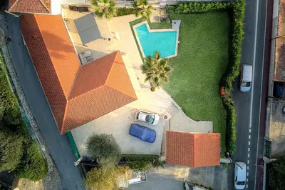 an overhead view of a house with a swimming pool at FRGK Villa Contemporaine Studio Indépendant Piscine, Calme Vue Dégagée in Le Cannet