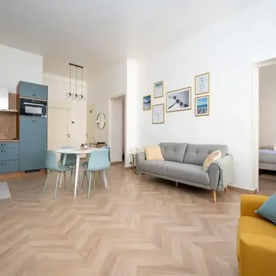 Spacious and Bright Near Train Station and Palais des Festivals - BENAKEY