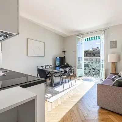 20 LACROIX - Cozy 2-bedroom apartment with balcony and sea view