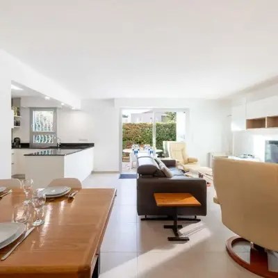 Ground-Floor 2 Br - Near Centre & Beaches