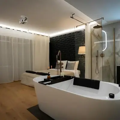 StudioLuxCannes - Suite premium avec baignoire à Cannes