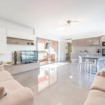 Brand new 2 bedrooms heart of Cannes