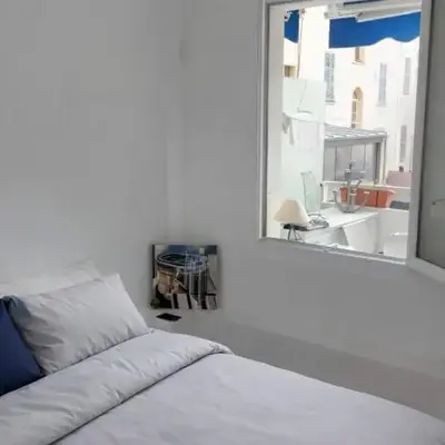 Cannes Centre Appartement Rénové avec Terrasse au Calme Plages & Croisette à Pied