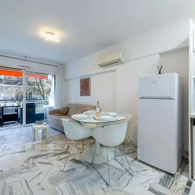 1-Br Near the Croisette and City Centre