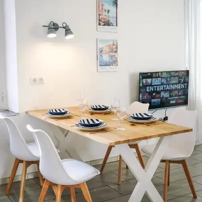 2 Bedrooms Apartment-Cannes Center Suquet-2mins to Beach & 10mins to Palais-AirConditioning & FiberWifi
