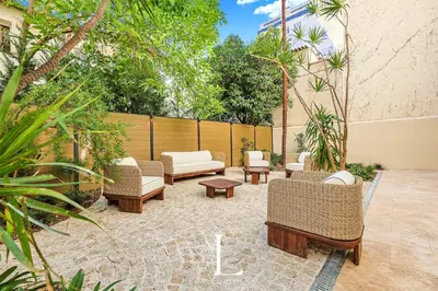 Gallery image of Les Lucioles 10 - Luxury Garden Apartment 3 Bedrooms - Sleeps 8 in Cannes
