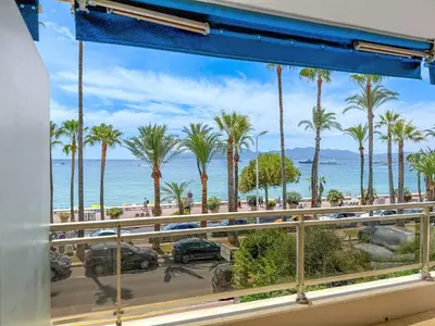 Gallery image of The Plage Croisette - Accommodation Terrace & Sea in Cannes