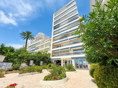 Gallery image of The Plage Croisette - Accommodation Terrace & Sea in Cannes
