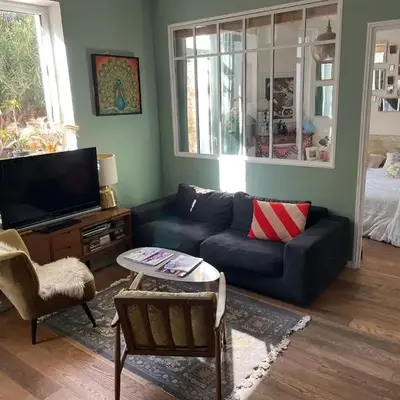 Sentez-vous comme à la maison près du palais