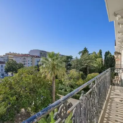 first louis marie Beautiful 3 bedrooms elegant and central