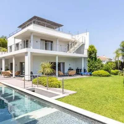 Luxury Two-Storey Villa with Pool & Rooftop Peaceful Setting Near Cannes