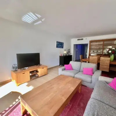 June apartment 2 bedrooms with pool