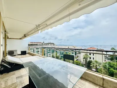 Gallery image of L'Horizon Croisette - 1 chambre Terrasse vue Mer in Cannes