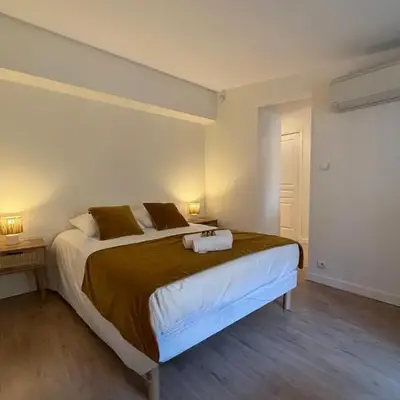 Central studio with real bed near the Palais