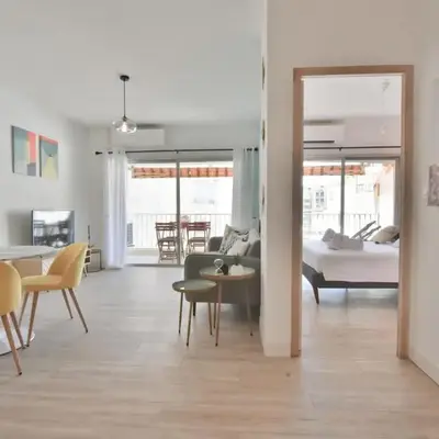 1-Br with Terrace Carré dOr Walking Distance to the Beaches