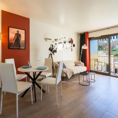 Chic Cinema Apartment in Cannes