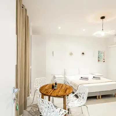27 VAURTIN - Modern and renovated studio Cannes city centre