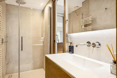 a bathroom with a sink and a shower at Magnifique appartement à 50 mètres de la Croisette in Cannes