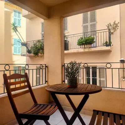 Quiet Appartment 400m Palais & 100m Beach