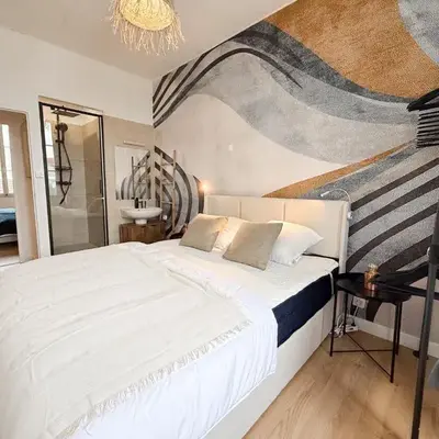 Stylish 3-Bedroom Cannes Apartment - Steps from Palais des Festivals