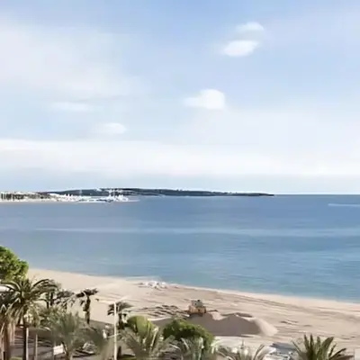 Croisette Top Floor 2BR with Bay View Balcony