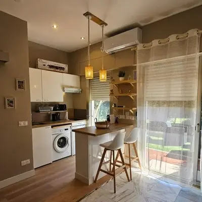Bright studio apartment with terrace in Cannes