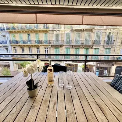 Gray studio D vue mer