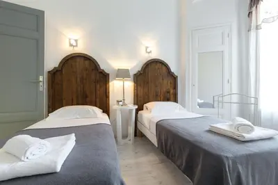 Gallery image of Centrally located modern 2 Bed apartment in Cannes with aircon and high ceilings and modern design 696 in Cannes