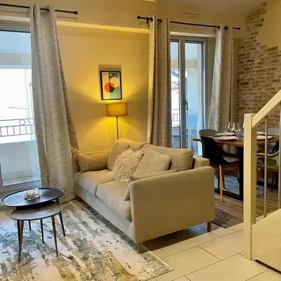 Duplex rénové avec balcon - Vieux Port Cannes