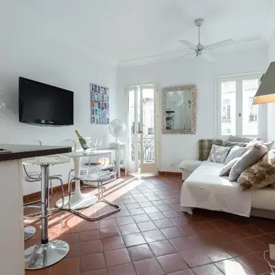 A lovely split level townhouse in the heart of Cannes next to the Marche Forville and the Palais 1749