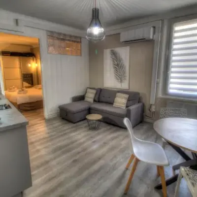 ALC - FF39 - 9 min Palais and Beaches