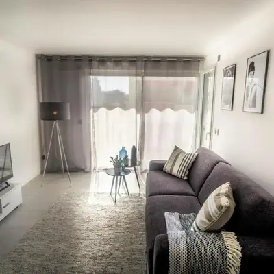 Modern 1-Bed Apt near Croisette Palais - 1903