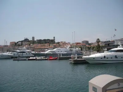 a group of boats docked in a harbor at Loft 3 pièces duplex 3 étoiles calme centre ville à 5 mn des plages et palais in Cannes