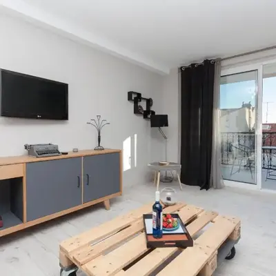 Loft 3 pièces duplex 3 étoiles calme centre ville à 5 mn des plages et palais