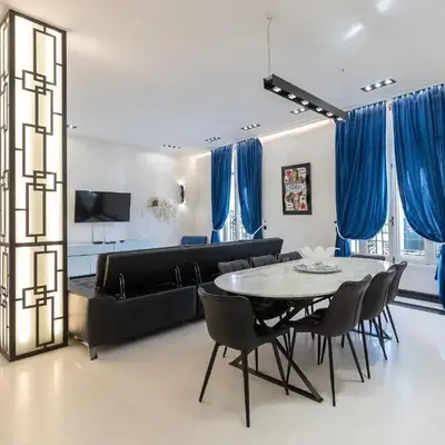 110 m2 golden square