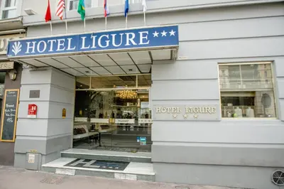 a hotel store with a sign that reads hotel lecture at Hôtel Ligure in Cannes