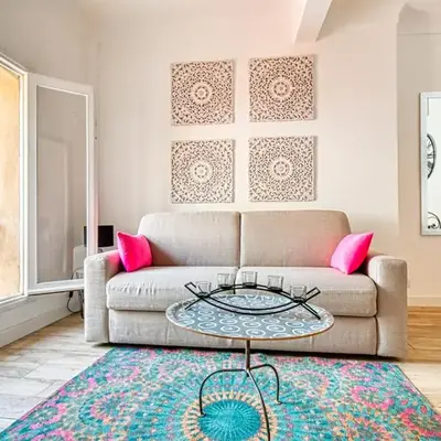 Romantic and new apartment in the famous Rue Meynadier in the supercentre of Cannes