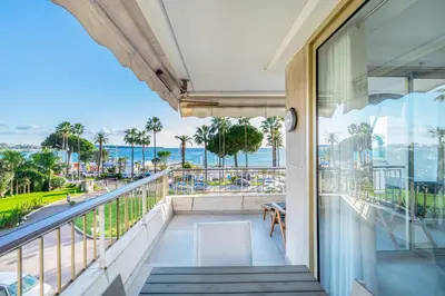 a balcony with a view of the ocean at Agence des Résidences - Appartements privés du 45 CROISETTE- Prestige in Cannes