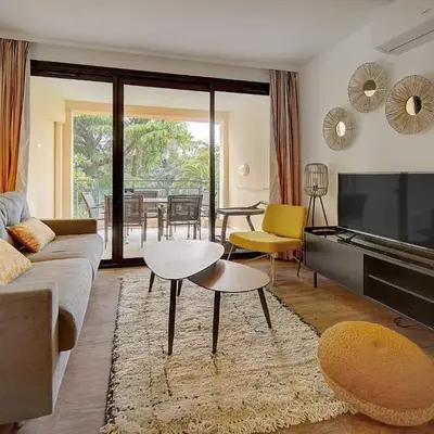 IMMOGROOM - 3 Rooms - Renovated - Pool - Air conditioning - Parking - Wifi