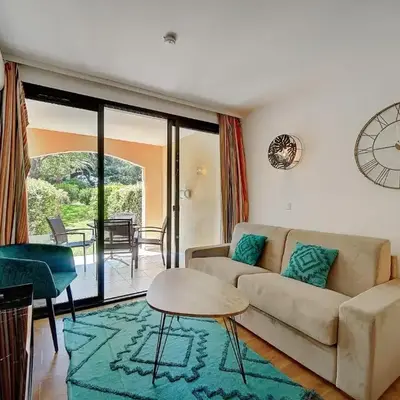 IMMOGROOM - 2 Rooms - Renovated - Pool - AC - Parking - Garden