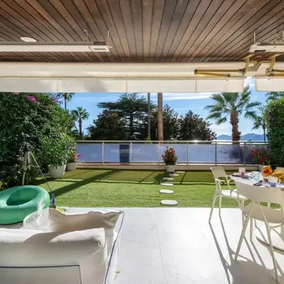2-Br Luxury Apartment with Sea View and Pool