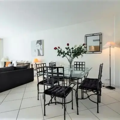 Cannes centre 2mins from beach stunning 3-Bed Apt