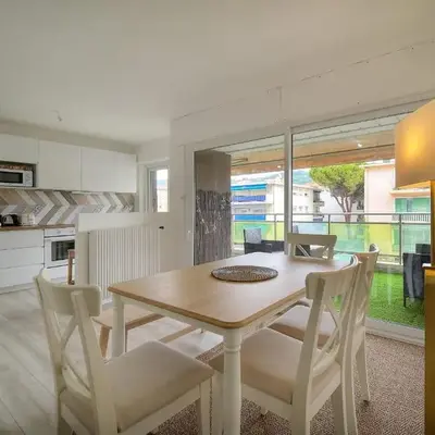 IMMOGROOM - Terrace - Near shops - Parking - Wifi - AC livingroom