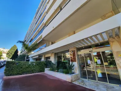 a store front of a building on a street at Jolies Lavandes, by Welcome to Cannes in Cannes