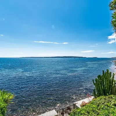 ADRIANA by Terry's Homes WATERFRONT SEAVIEW BEACH