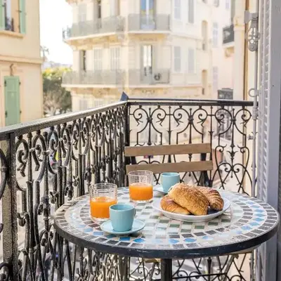 Appartement 2P centre de Cannes avec balcon